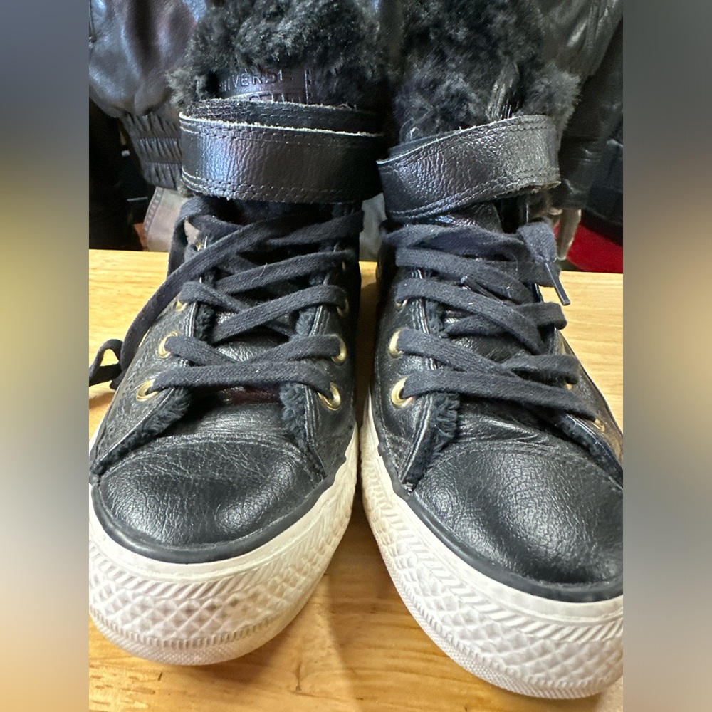 Women's Black Faux Fur High-Top Sneakers Size 6 - Picture 4 of 7